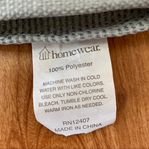 3/$20 Rectangular Tablecloth - Picture 2 of 3